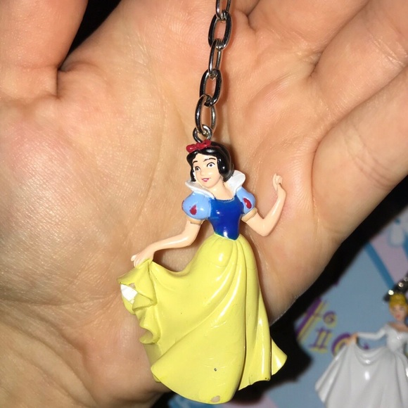 VINTAGE DISNEY PRINCESS KEYCHAINS - Picture 4 of 4